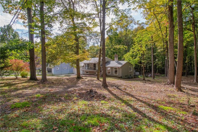 320 Hanna Drive, Tallmadge, OH - Photo 2