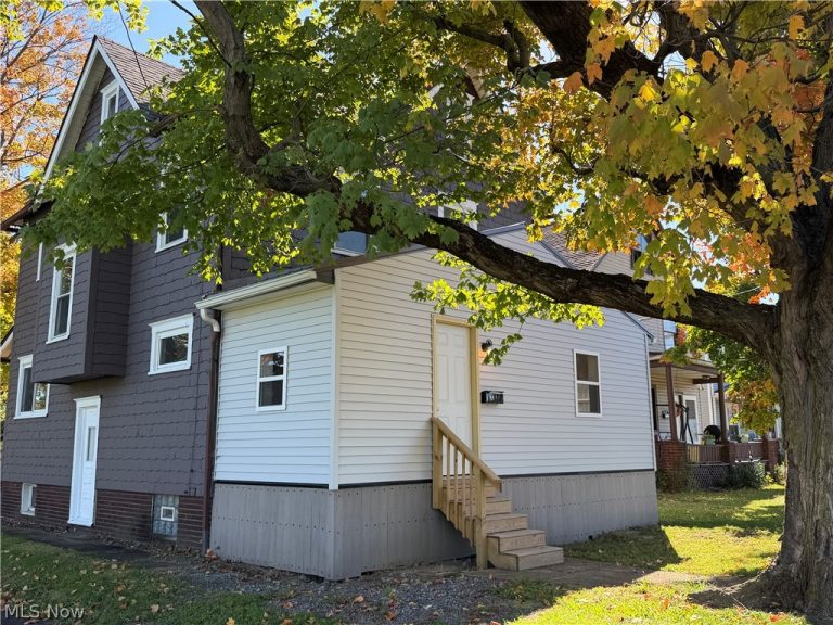1648 Harrisburg, Canton, OH, 44705