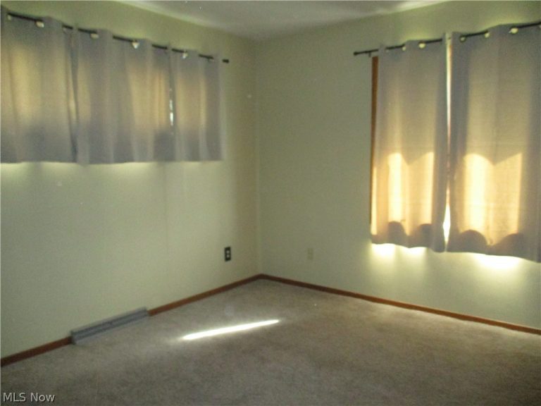 650-652 Liberty Street, Girard, OH - Photo 6