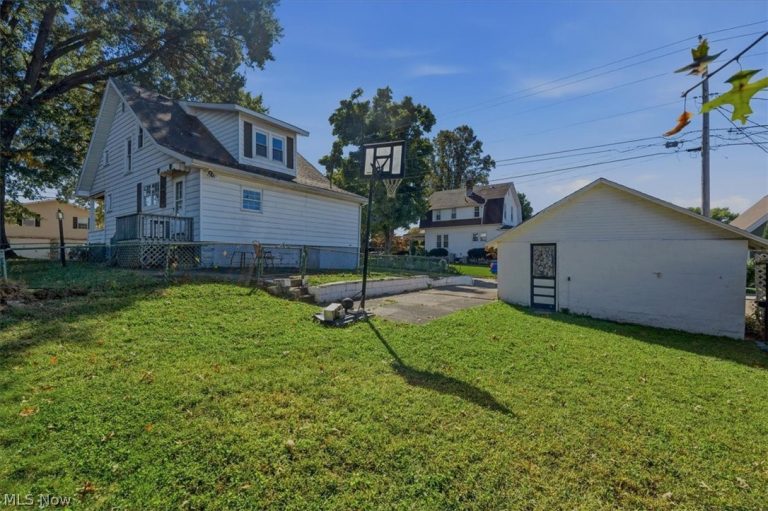 5801 4th Avenue, Vienna, WV - Photo 4
