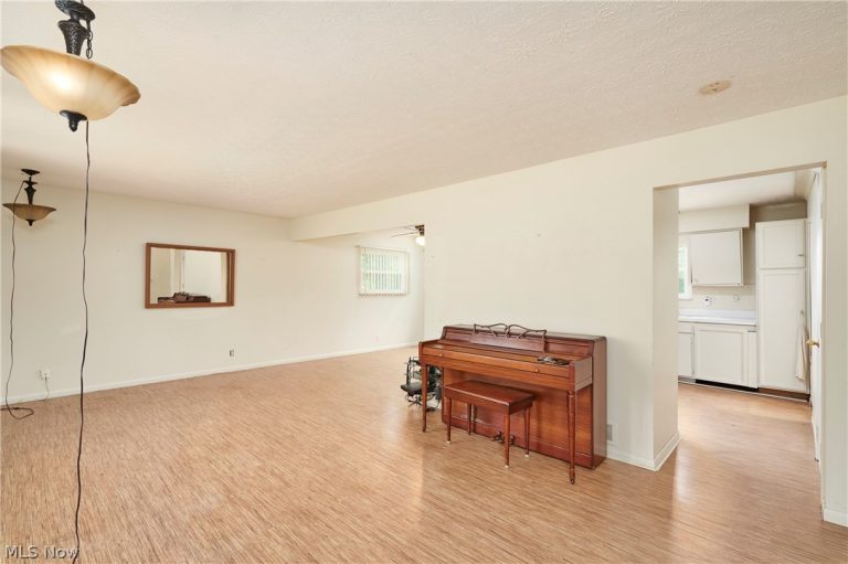 421 Malacca Street, Akron, OH - Photo 2