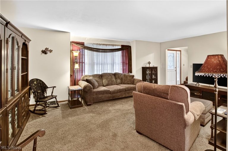 211 Beacon Hill Boulevard, Northfield, OH - Photo 6