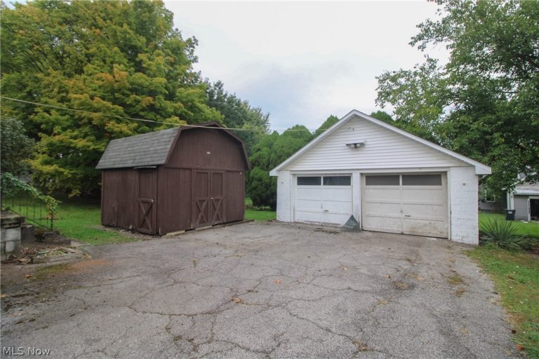 3910 Mahoning Avenue, Youngstown, OH - Photo 3