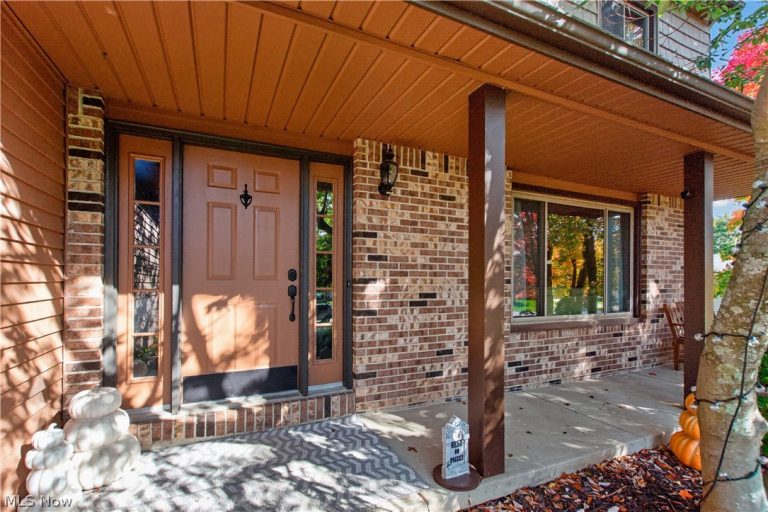 3080 Stoney Creek Drive, North Royalton, OH - Photo 2