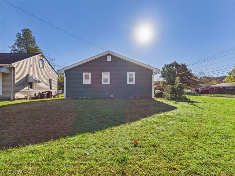 1301 28th Street, Vienna, WV - Photo 2