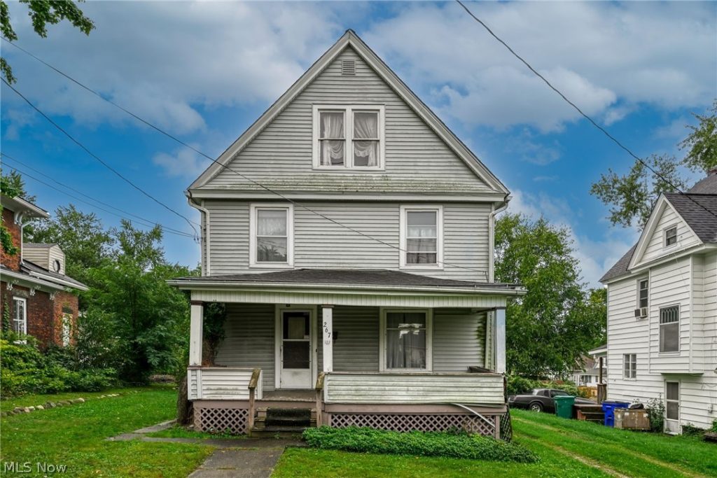 267 Riddle Avenue, Ravenna, OH