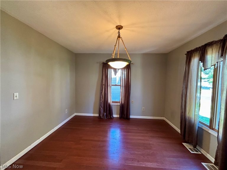 212 Ohio Avenue, Niles, OH - Photo 5