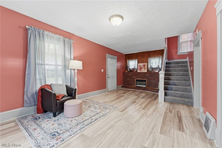 329 Girard Avenue, Canton, OH - Photo 6