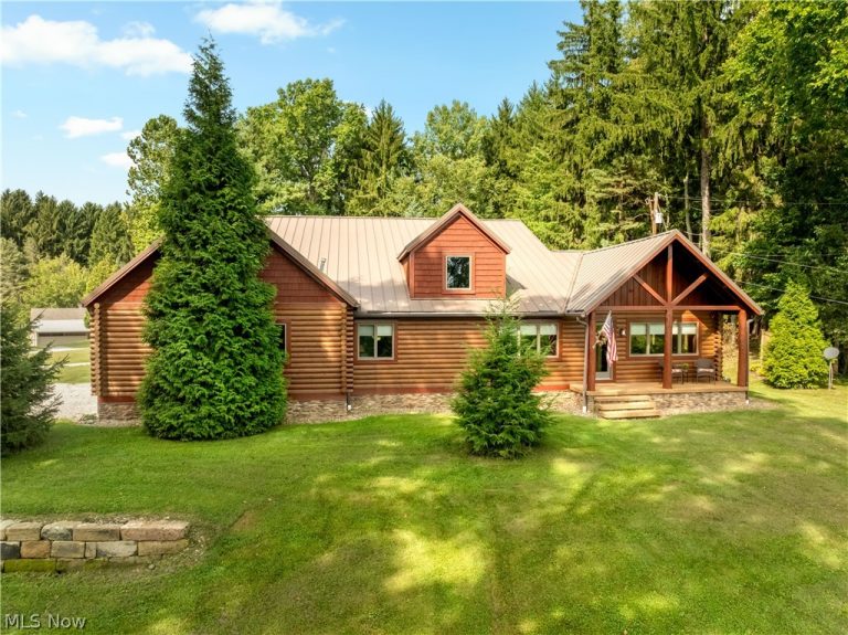 4724 Mayfair Road, North Canton, OH - Photo 3