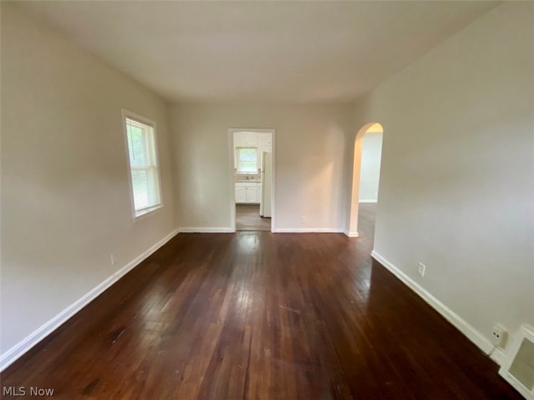 1011 Cordova Avenue, Akron, OH - Photo 4
