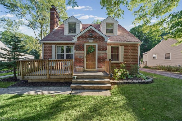 24671 Florence Avenue, North Olmsted, OH, 44070
