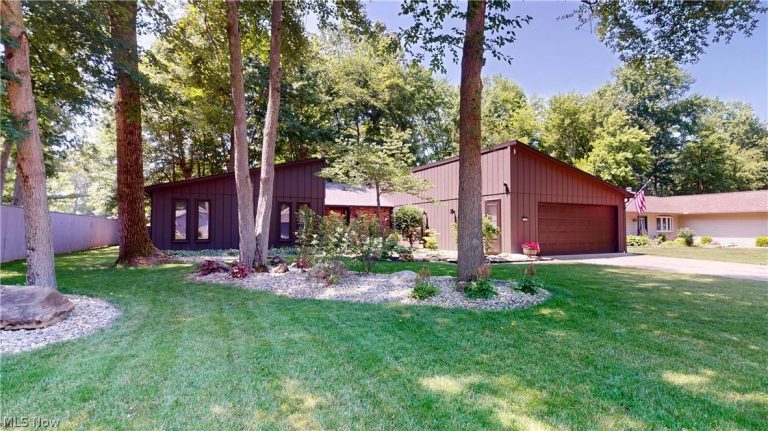 5726 Rock Point Circle, North Ridgeville, OH, 44039