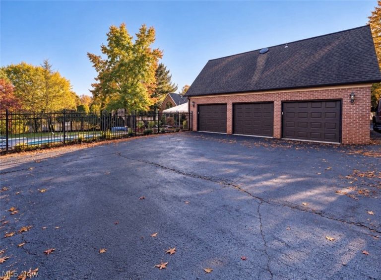 6145 Pebble Beach Court, Canfield, OH - Photo 4
