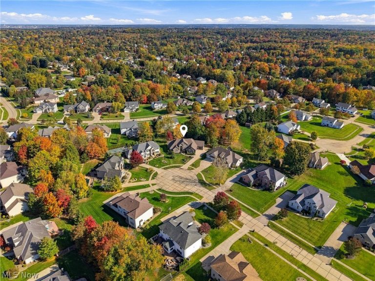 10219 Red Oak Drive, North Royalton, OH - Photo 2