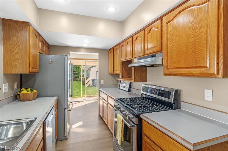 2644 Terrace Avenue, Akron, OH - Photo 2