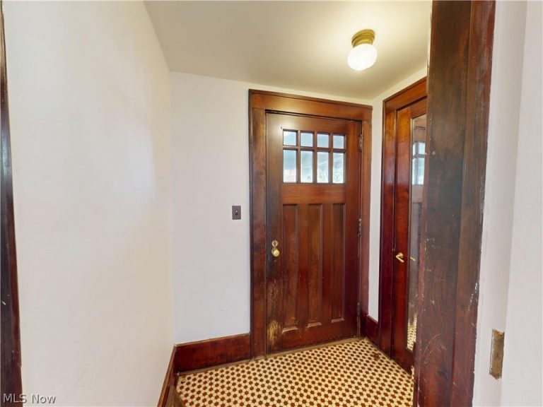 27 Mayfield Avenue, Akron, OH - Photo 6