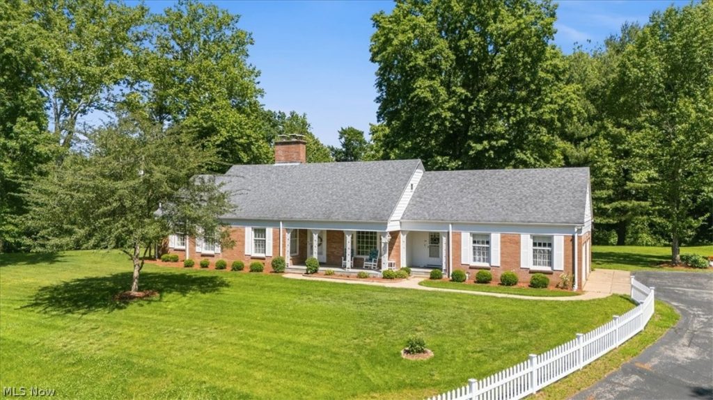 1100 46th Street, Vienna, WV