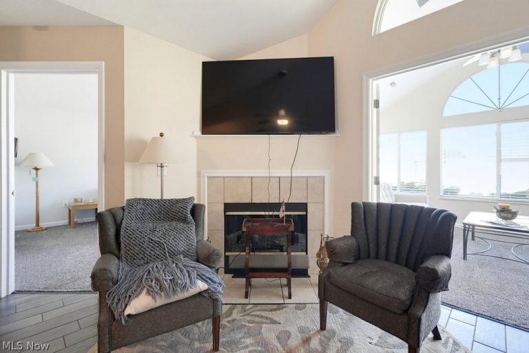 606 Crossings Circle, Tallmadge, OH - Photo 5