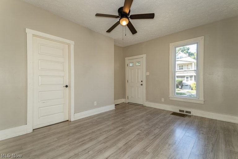 3709 69th Street, Cleveland, OH - Photo 4