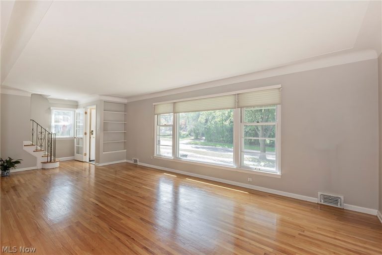 3843 Claridge Oval, University Heights, OH - Photo 6