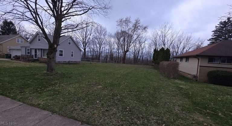 4930 81st Street, Garfield Heights, OH - Photo 2