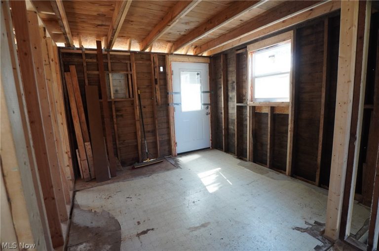 4149 Arrel Road, Youngstown, OH - Photo 6