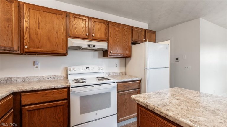 138 Juanita Drive, South Zanesville, OH - Photo 8