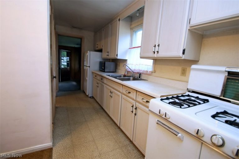 10071 Colfax Drive, Columbia Station, OH - Photo 6