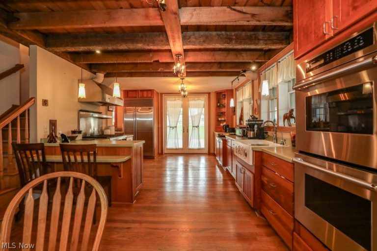 5930 Vair Road, Ravenna, OH - Photo 8