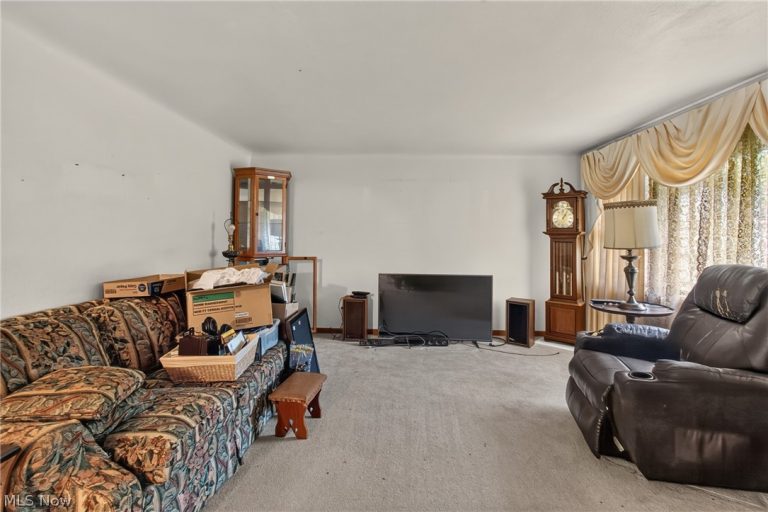 5201 Revere Avenue, Massillon, OH - Photo 3