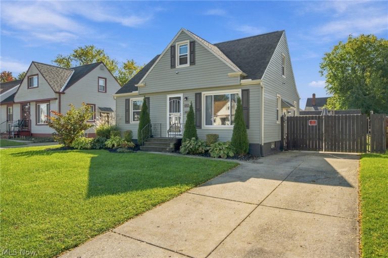 13504 Woodward Boulevard, Garfield Heights, OH - Photo 3