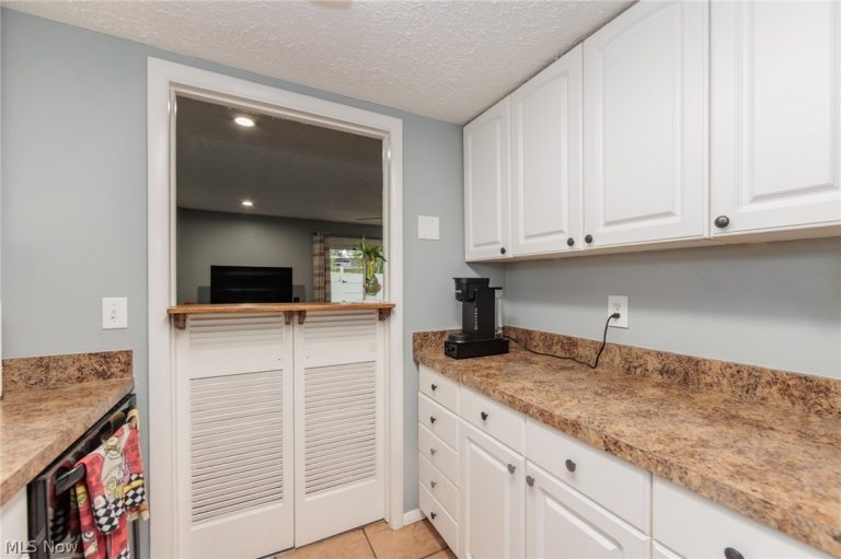 88 Castle Court, Brunswick, OH - Photo 8