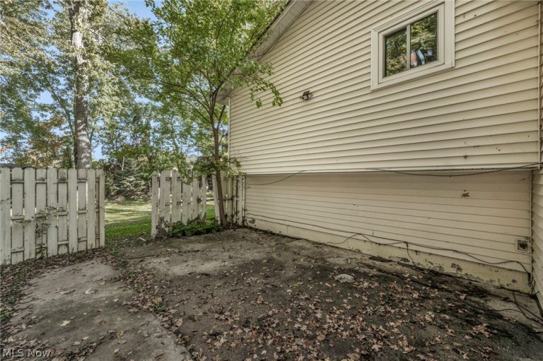 33866 Gail Drive, North Ridgeville, OH - Photo 5