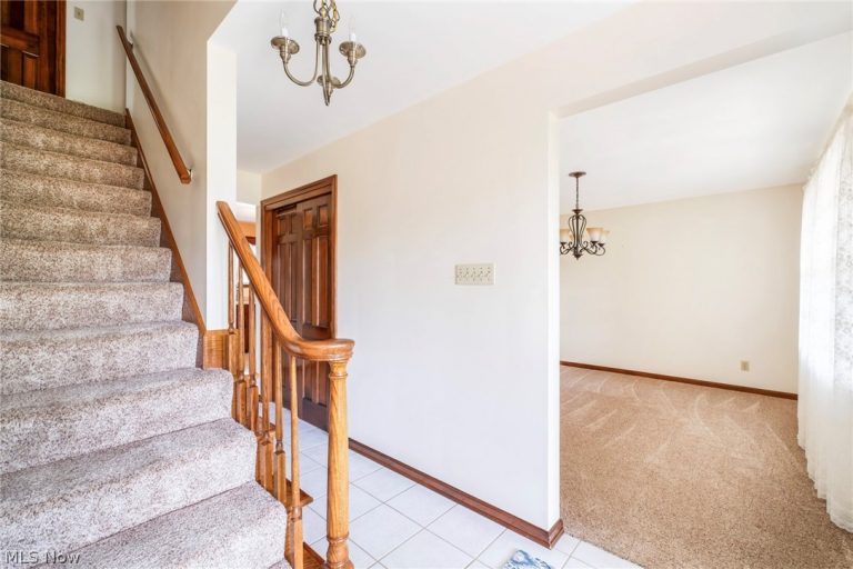 4438 Williamsburg Drive, Canfield, OH - Photo 6