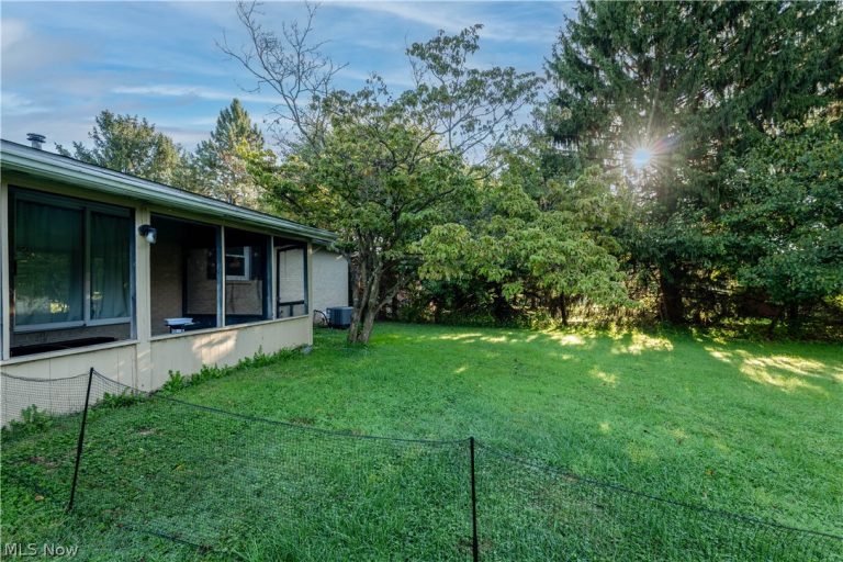 3575 Perry Drive, Massillon, OH - Photo 6