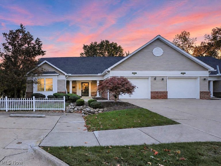 8693 Alexandra Drive #4A, North Royalton, OH, 44133