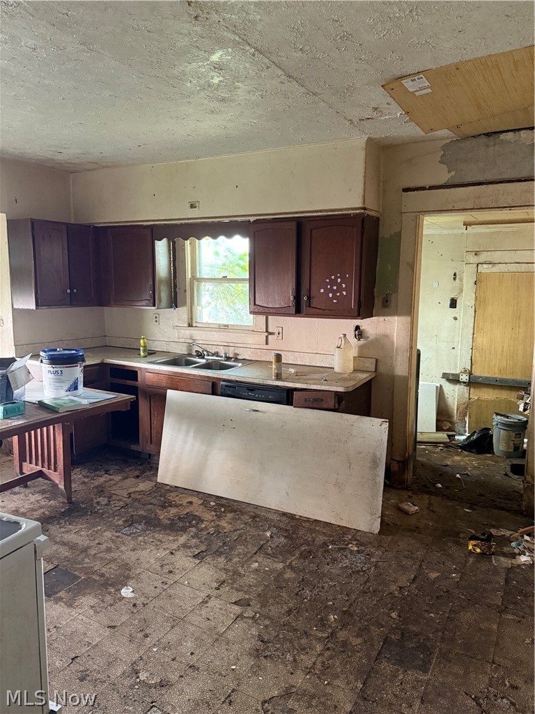 17 Hartford Avenue, Youngstown, OH - Photo 3