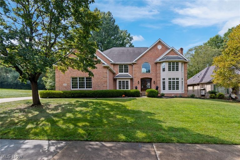 834 Eaton Park Lane, Akron, OH, 44303