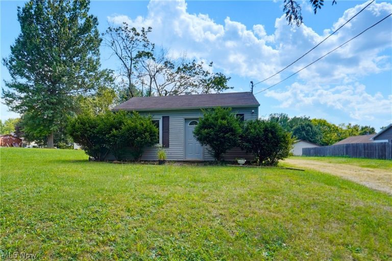 1036 Derbydale Road, Akron, OH - Photo 2