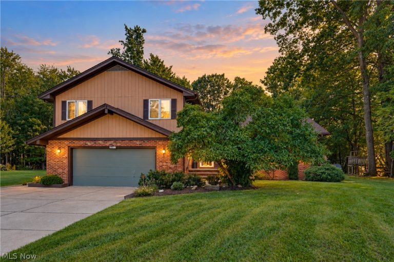24912 Pleasant Trail, Richmond Heights, OH - Photo 2