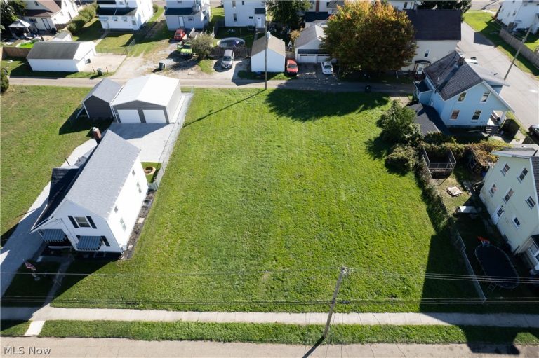 926 Greenfield Avenue, Canton, OH - Photo 2
