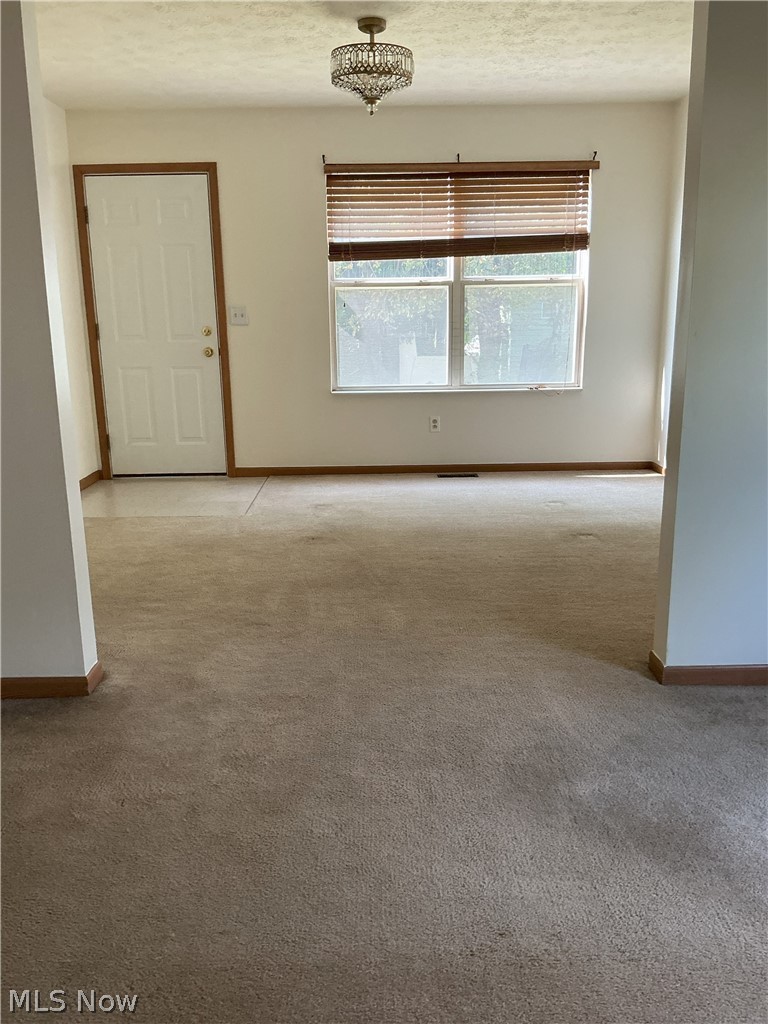 523 Broadway Avenue, Youngstown, OH - Photo 8