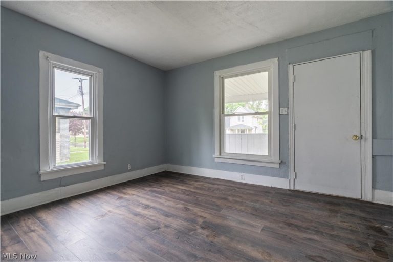 904 Work Drive, Akron, OH - Photo 8