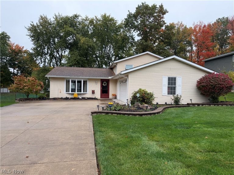 3281 Twain Circle, Brunswick, OH - Photo 2