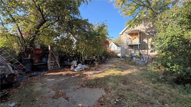 705 155th Street, Cleveland, OH - Photo 5
