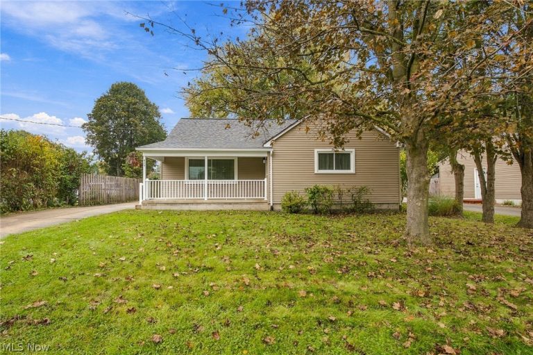 424 Simler Street, Hubbard, OH - Photo 2