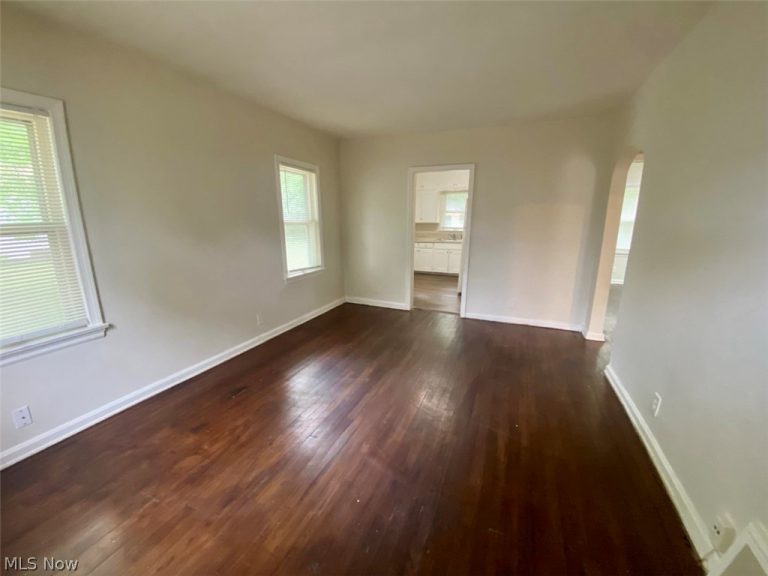 1011 Cordova Avenue, Akron, OH - Photo 2