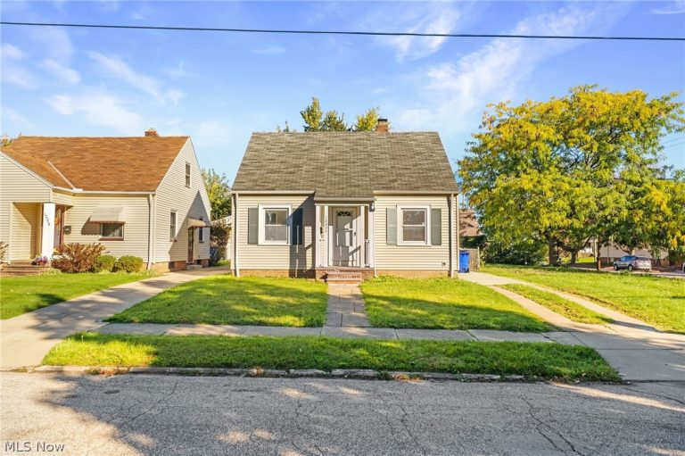 12204 Wayland Avenue, Cleveland, OH - Photo 2