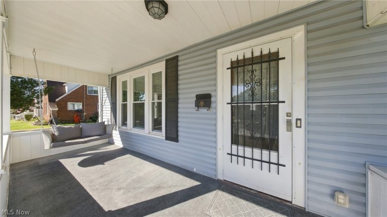 2319 Liberty Street, Parkersburg, WV - Photo 2
