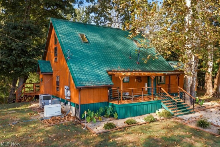 2854 Wells Lock Road, Elizabeth, WV, 26143
